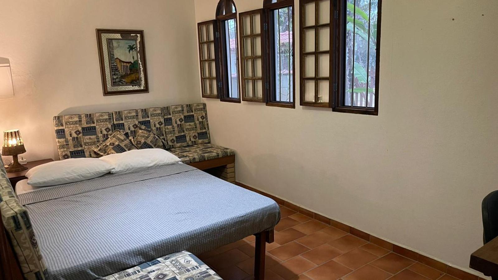 Casa Com Jardim E Churrasqueira Perto Da Ubatuba